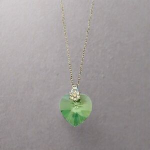 Silver Tone Green Crystal Heart Necklace – Elegant Faceted Pendant Jewelry